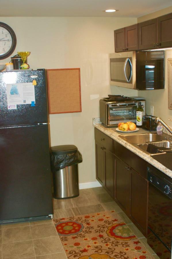 Blue Bear Den 3Br 2Ba Dtc Private Apt Hot Tub Kültér fotó